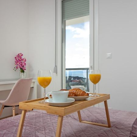 Sky Di Mare - Free Private Garage Apartment Split Exterior photo
