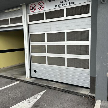 Sky Di Mare - Free Private Garage Apartment Split Exterior photo