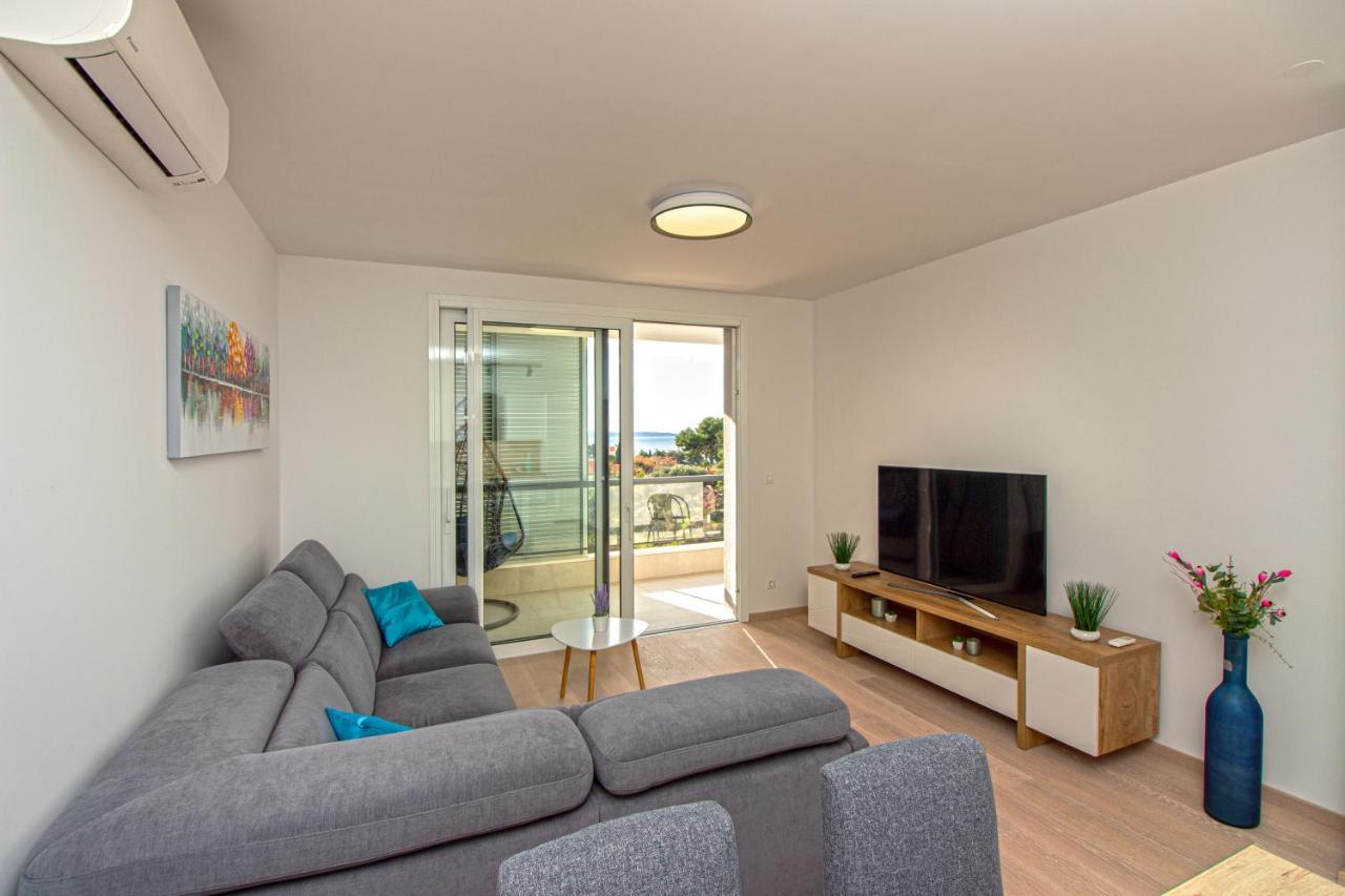 Sky Di Mare - Free Private Garage Apartment Split Exterior photo