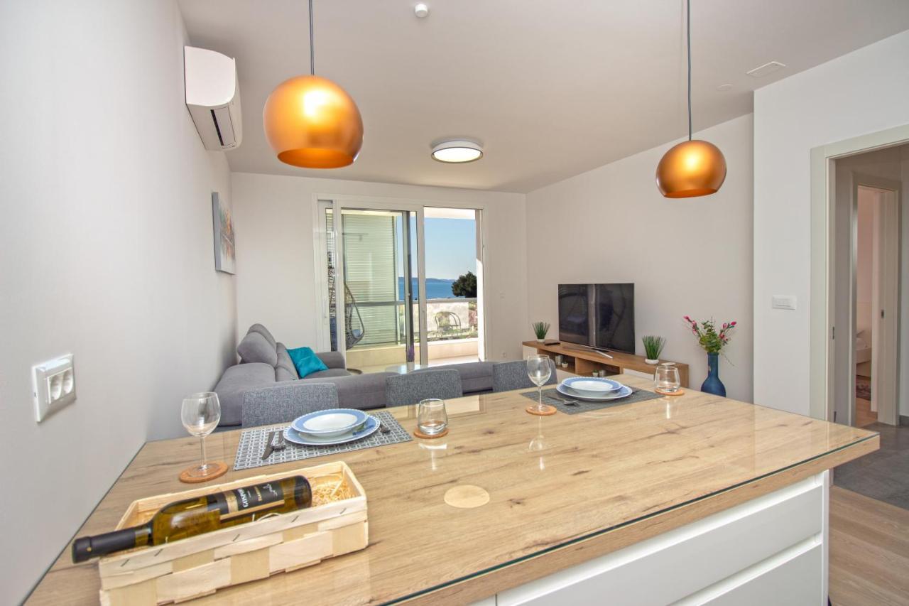 Sky Di Mare - Free Private Garage Apartment Split Exterior photo